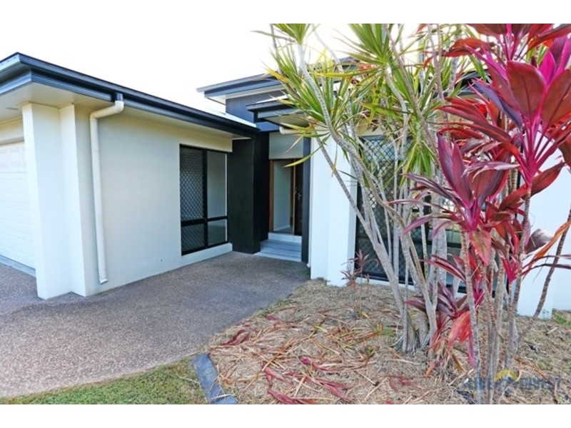 13 Shutehaven Circuit, Bushland Beach QLD 4818