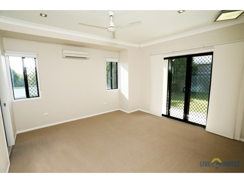 13 Shutehaven Circuit, Bushland Beach QLD 4818