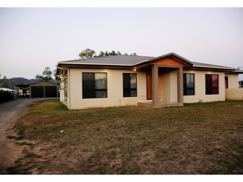 21 Tennessee Way, Kelso QLD 4815