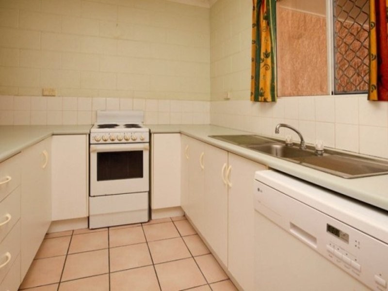 2/22- 24 Marks Street, Hermit Park QLD 4812