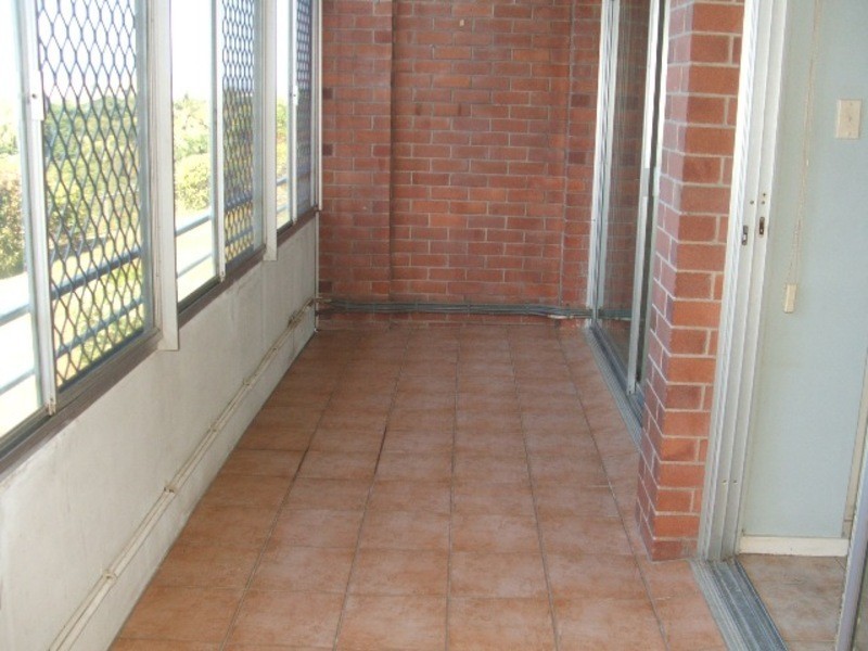 2/23A Cleveland Terrace, North Ward QLD 4810