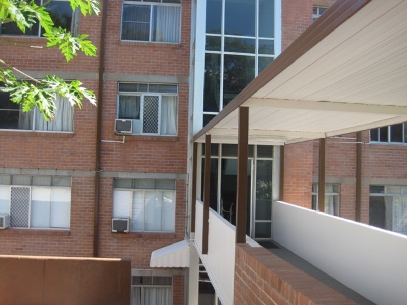 2/23A Cleveland Terrace, North Ward QLD 4810