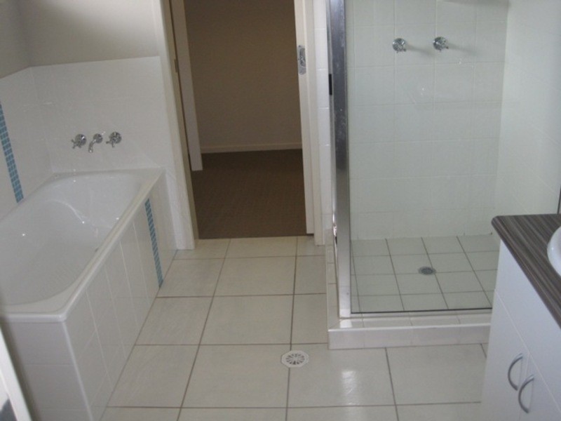 22 Wexford Crescent, Mount Low QLD 4818