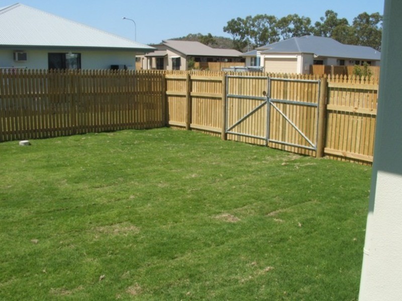 22 Wexford Crescent, Mount Low QLD 4818