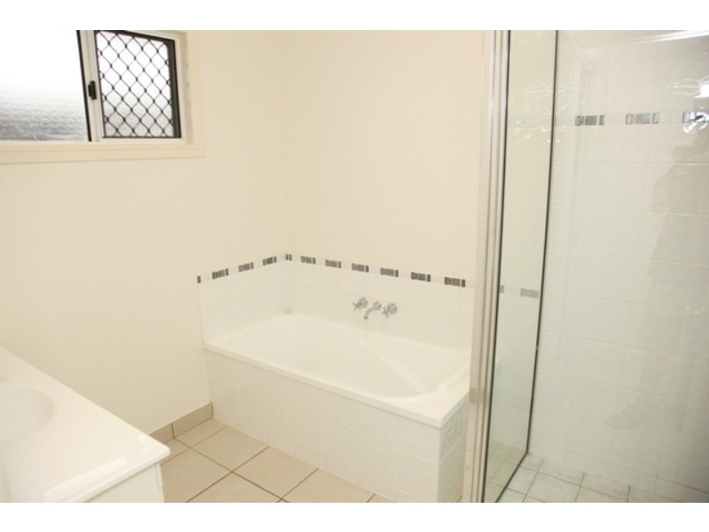 17 Bluewren Drive, Kelso QLD 4815