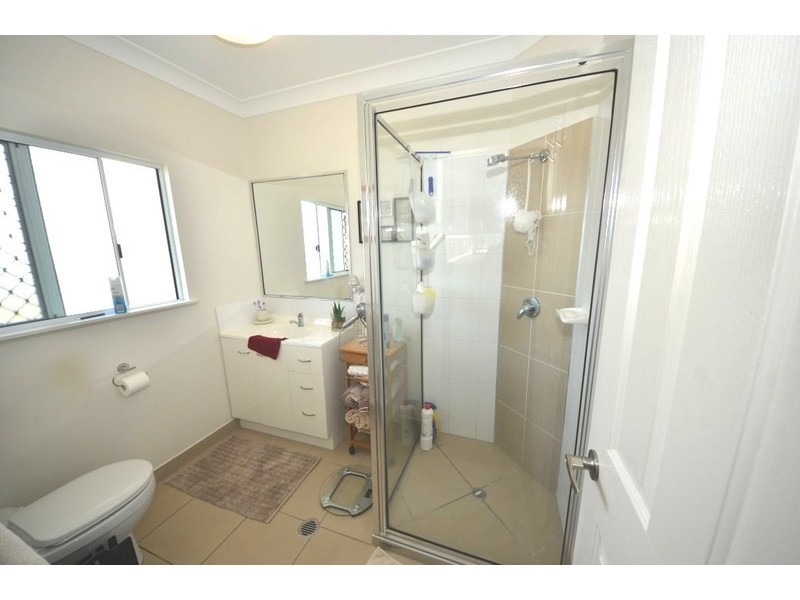 Bushland Beach QLD 4818