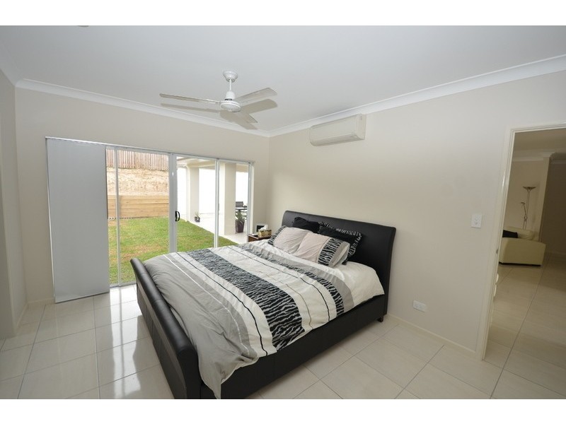 25 Hillock Crescent, Bushland Beach QLD 4818
