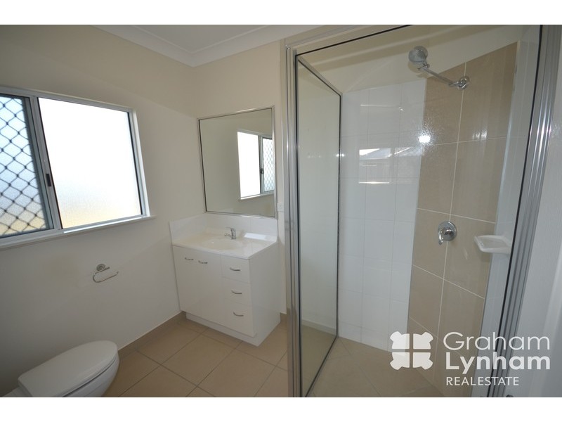 Bushland Beach QLD 4818