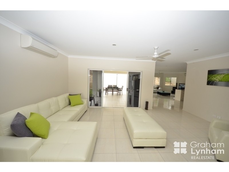 Bushland Beach QLD 4818