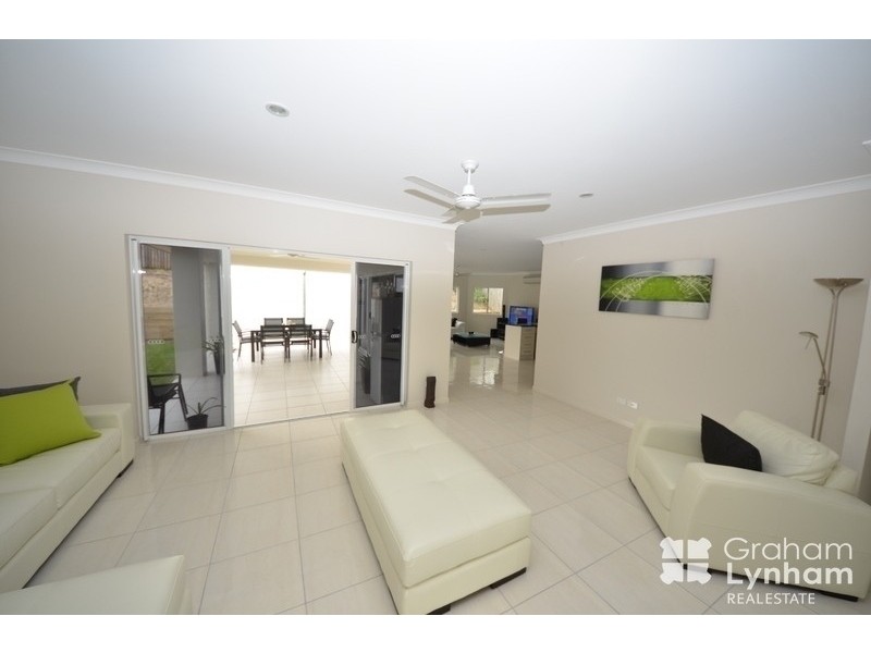 Bushland Beach QLD 4818