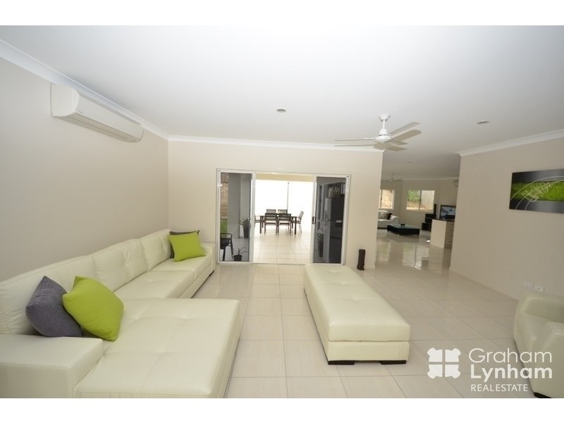 Bushland Beach QLD 4818