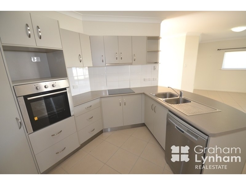 Bushland Beach QLD 4818