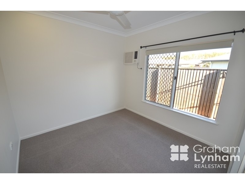 Bushland Beach QLD 4818