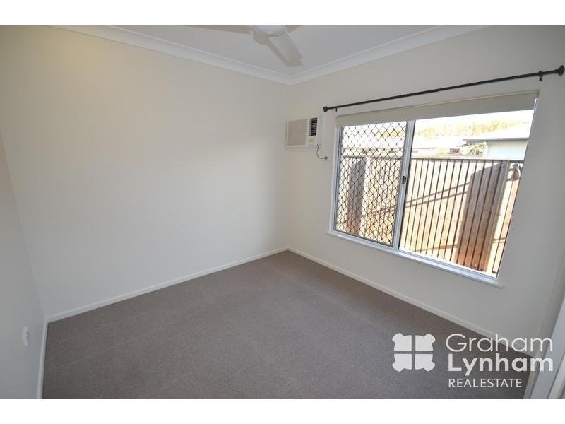 Bushland Beach QLD 4818