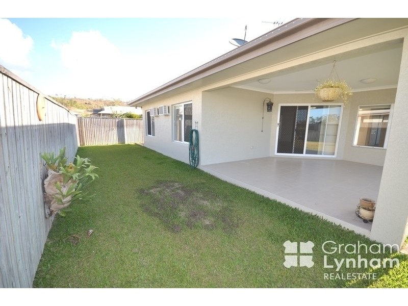 Bushland Beach QLD 4818