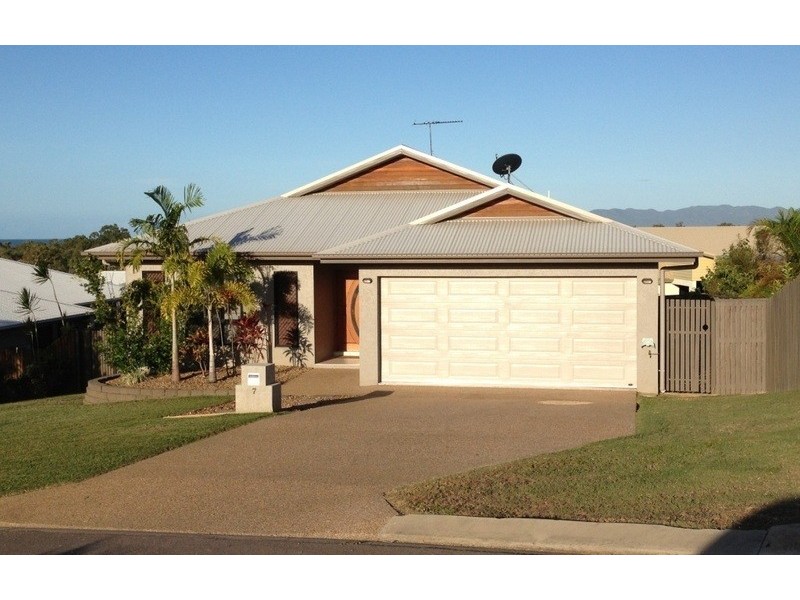 7 Platypus Street, Bushland Beach QLD 4818