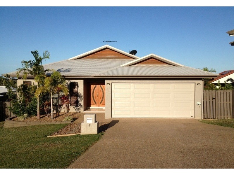 7 Platypus Street, Bushland Beach QLD 4818