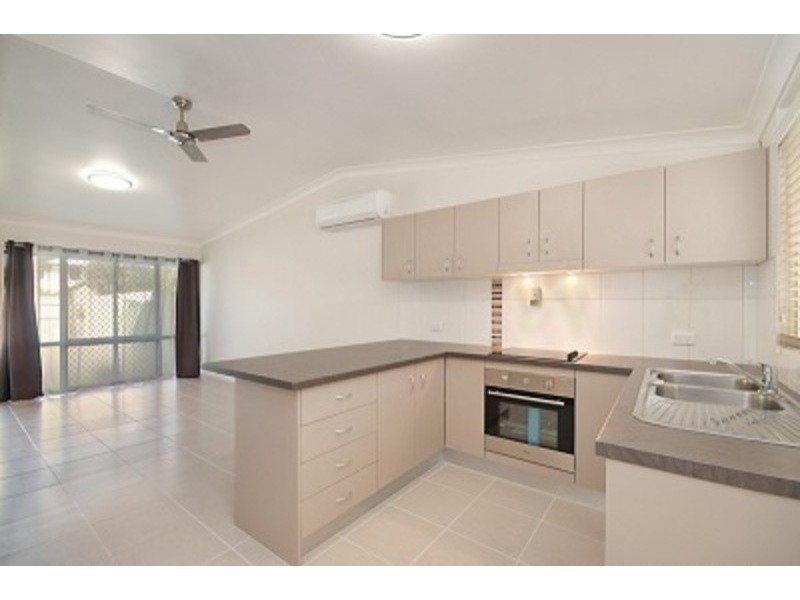 3/9 Halloran Street, Hermit Park QLD 4812