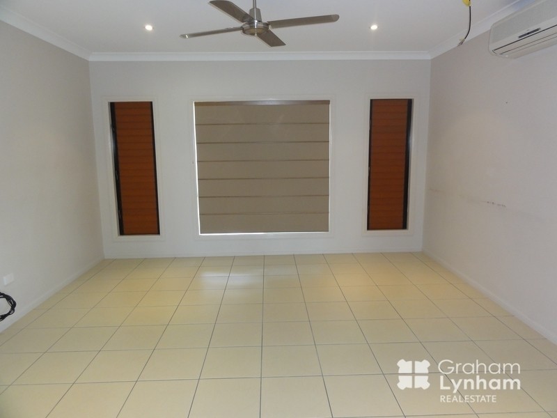 Bushland Beach QLD 4818