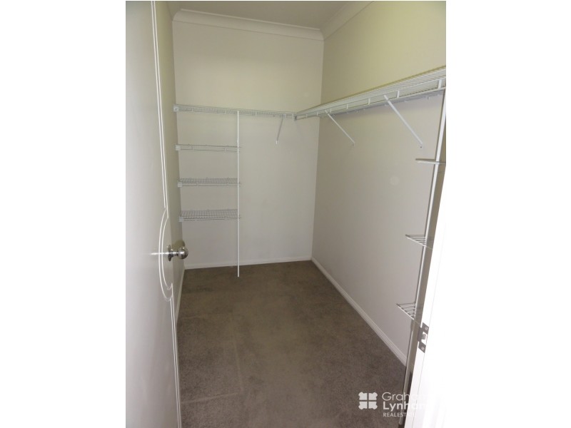 Bushland Beach QLD 4818