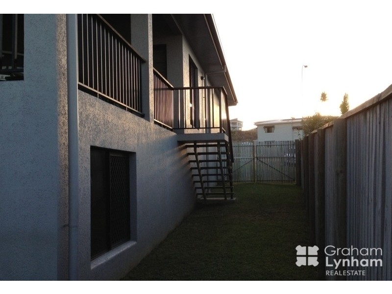 Bushland Beach QLD 4818