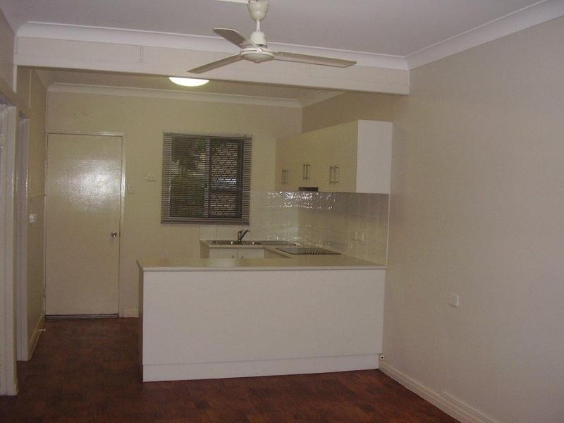 4/5B Warburton Street, North Ward QLD 4810