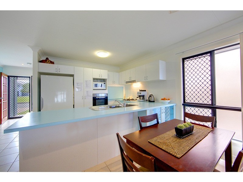 8 Laurie Mottie Parade, Kirwan QLD 4817
