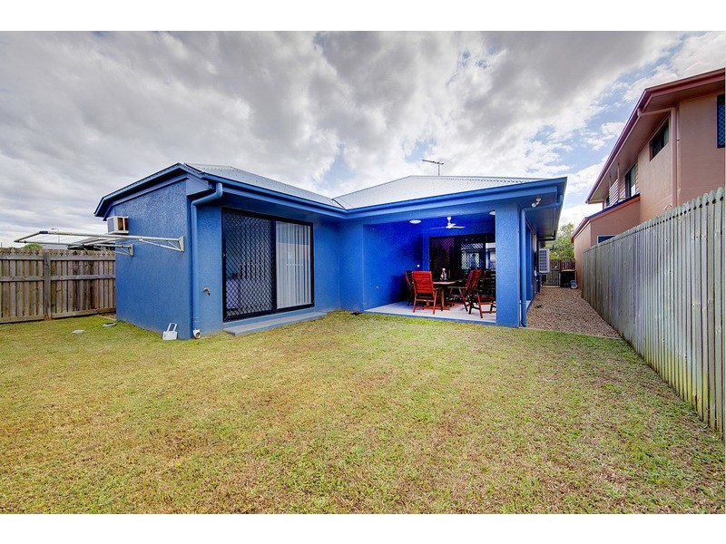 8 Laurie Mottie Parade, Kirwan QLD 4817