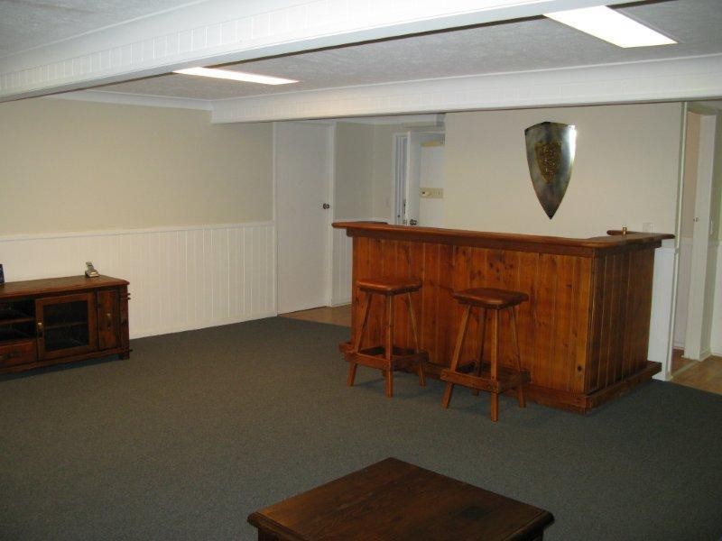 52 Coates Street, Mount Louisa QLD 4814