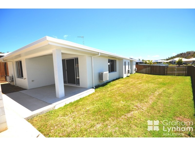 Bushland Beach QLD 4818