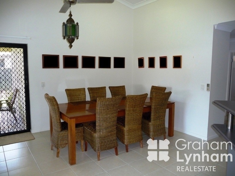 Bushland Beach QLD 4818