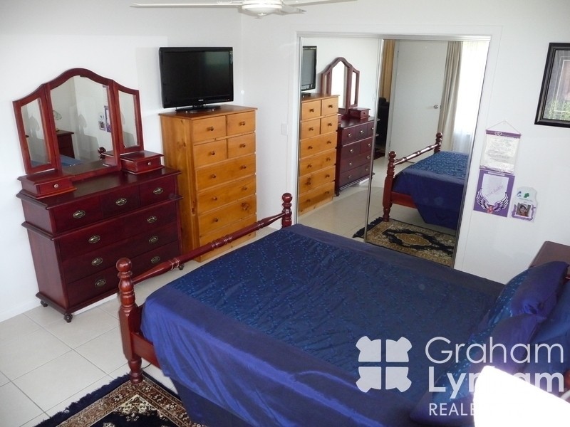 Bushland Beach QLD 4818