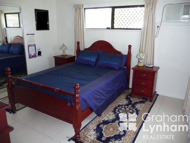 Bushland Beach QLD 4818