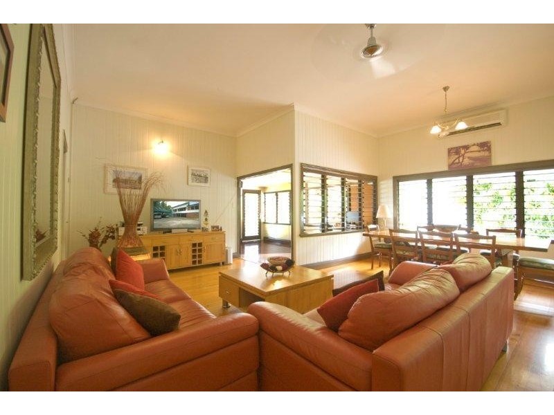 5 Gilbert Crescent, North Ward QLD 4810