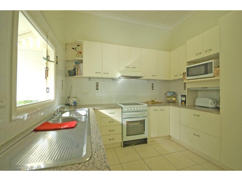 5 Gilbert Crescent, North Ward QLD 4810