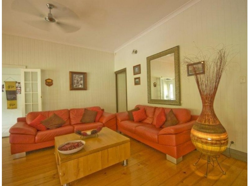 5 Gilbert Crescent, North Ward QLD 4810