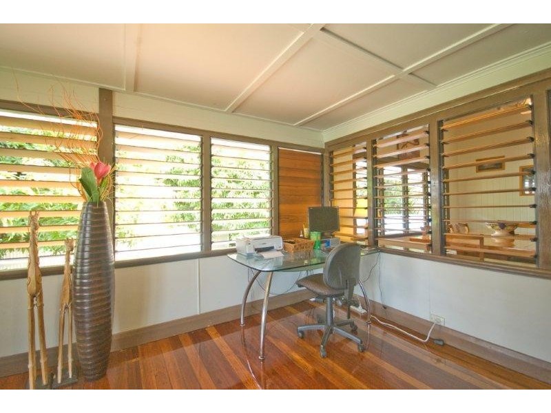 5 Gilbert Crescent, North Ward QLD 4810