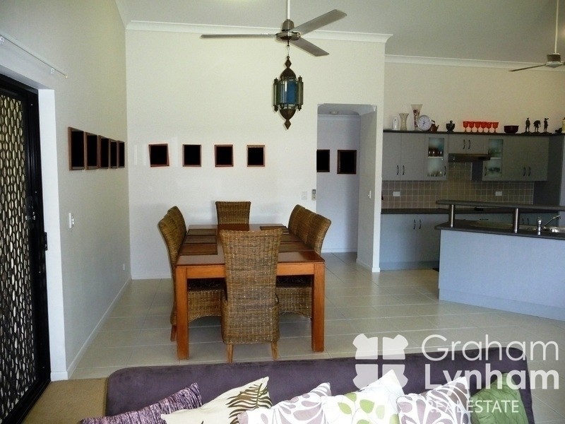 Bushland Beach QLD 4818