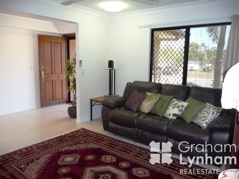 Bushland Beach QLD 4818