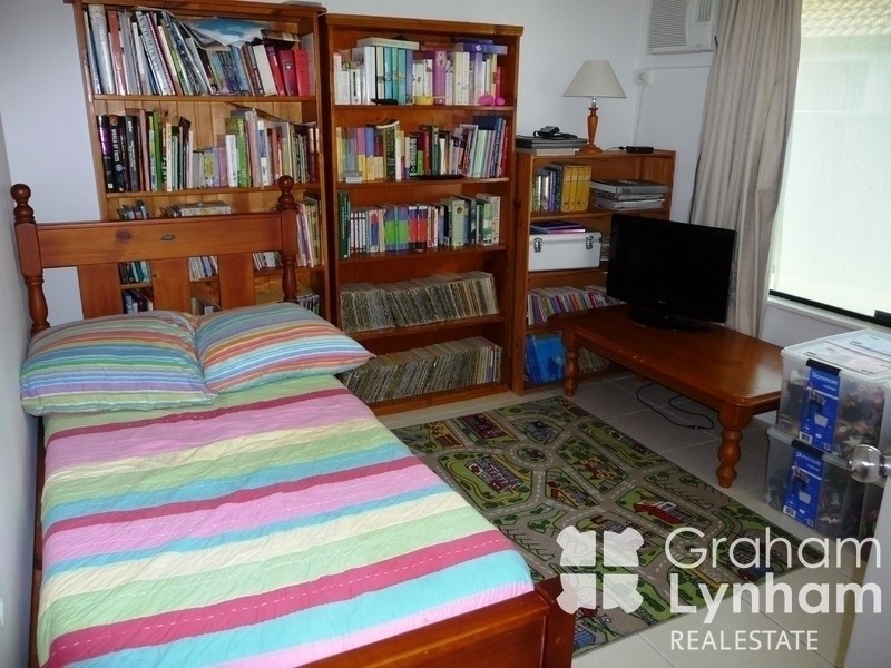 Bushland Beach QLD 4818