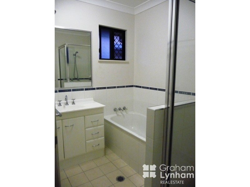 Bushland Beach QLD 4818