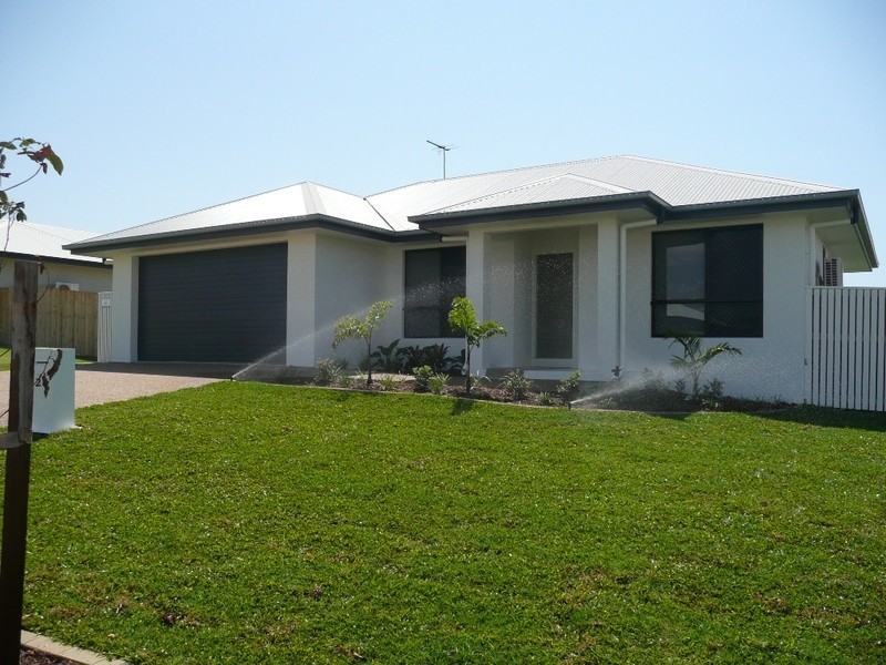 26 Pincer Ct, Bushland Beach QLD 4818
