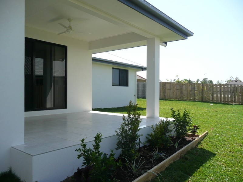 26 Pincer Ct, Bushland Beach QLD 4818