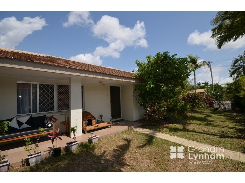 203 Pinnacle Drive, Rasmussen QLD 4815