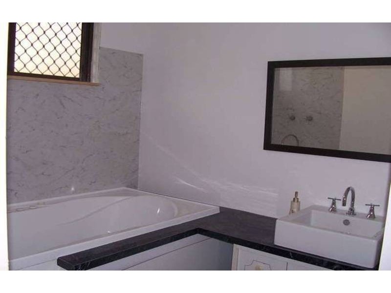 5 Richardson Street, Douglas QLD 4814