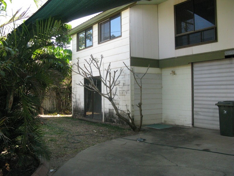 26 Coral Street, Saunders Beach QLD 4818