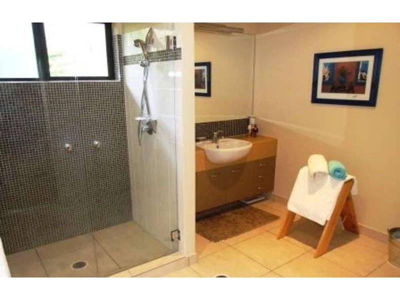 8 Perisher Court, Mount Louisa QLD 4814