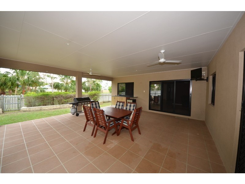 13 Michelia Close, Kirwan QLD 4817