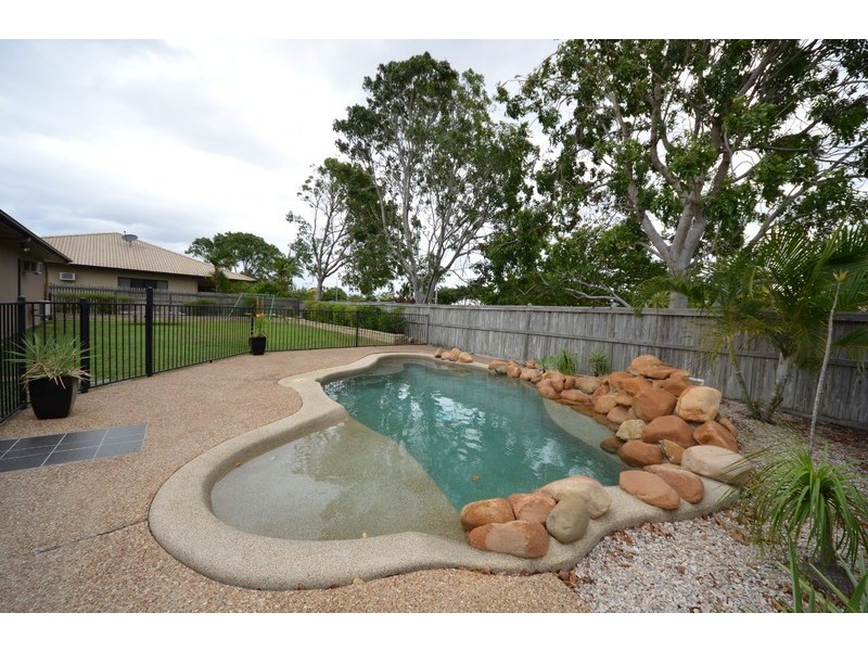 13 Michelia Close, Kirwan QLD 4817