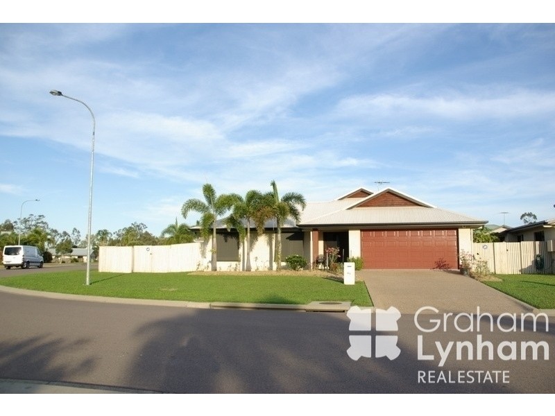 Bushland Beach QLD 4818